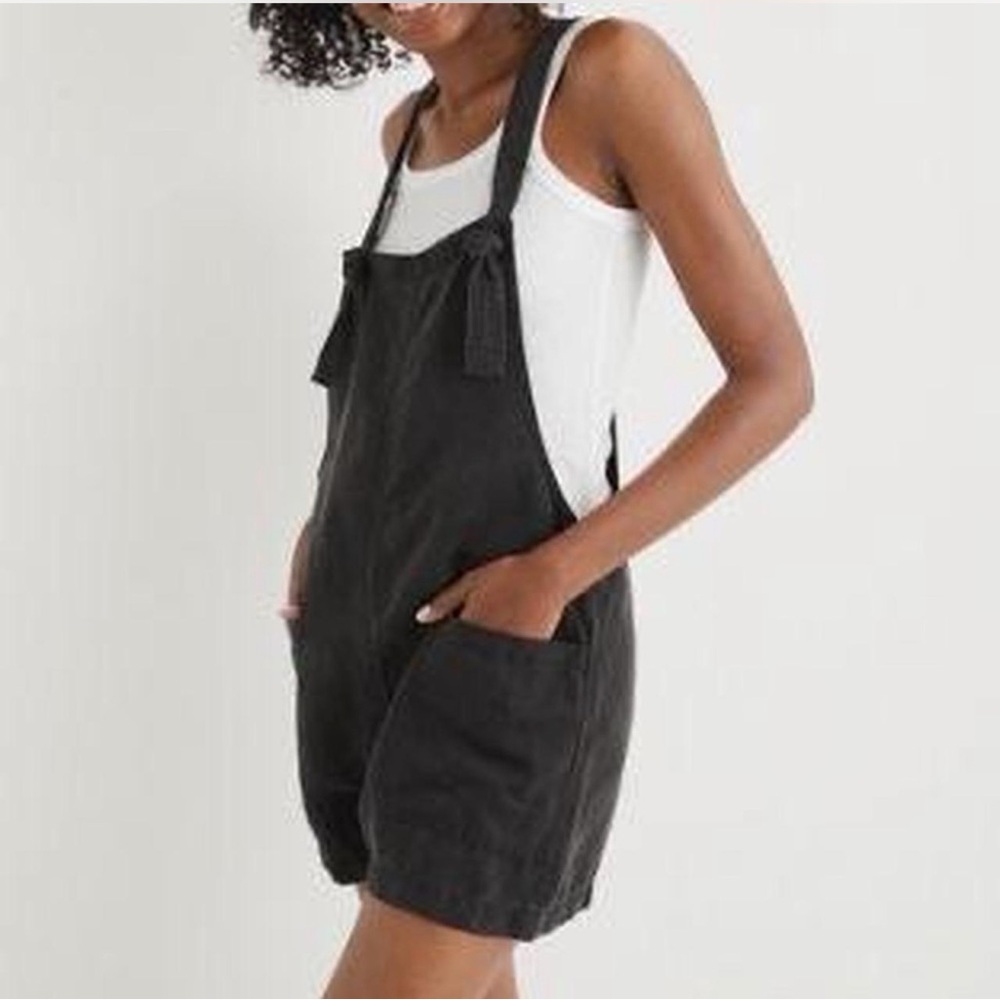 Aerie Black Tie Strap Shortall Romper Size L